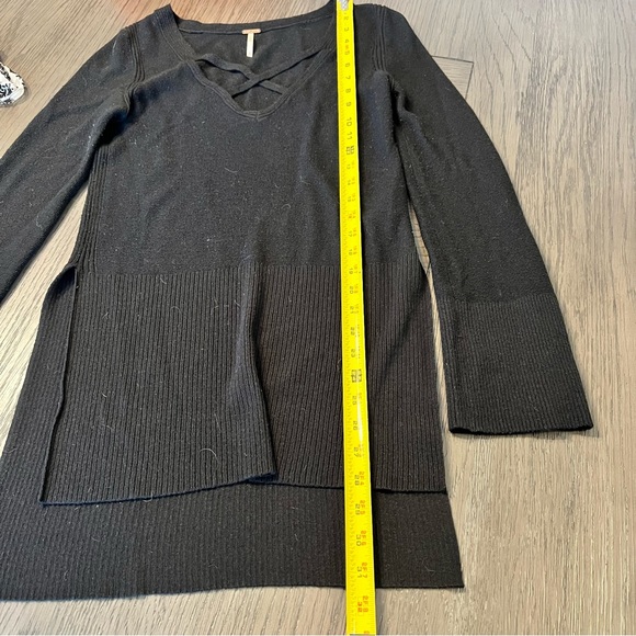 Free People sweater - Picture 7 of 8